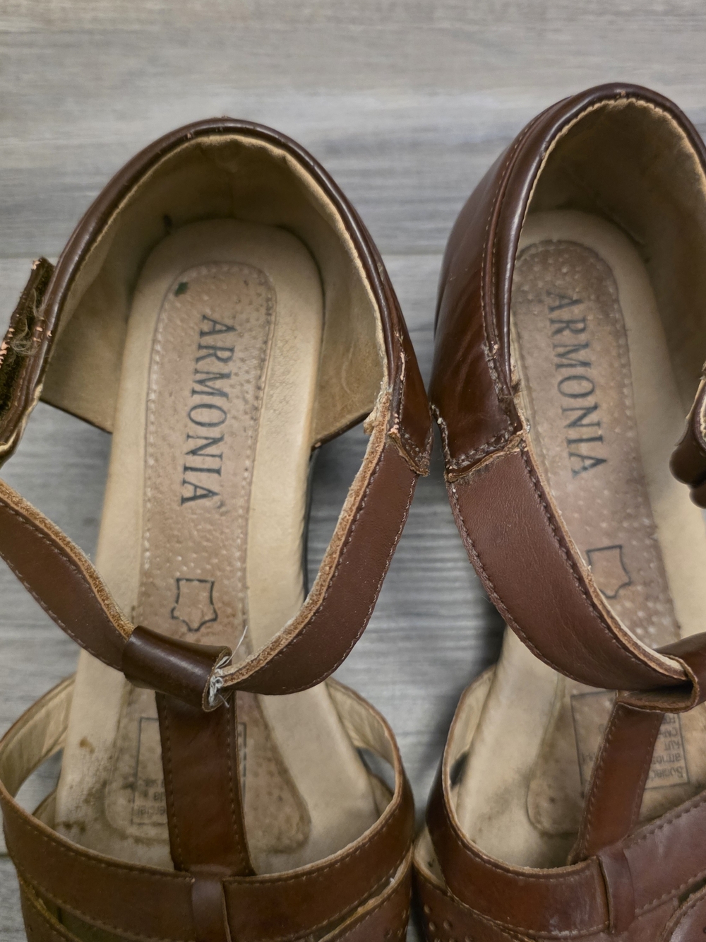 Vintage-Style Armonia T-Strap Sandals Size 37 (6.5-7 US) - Picture 5 of 11